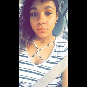 Meet your Posher, Desiree